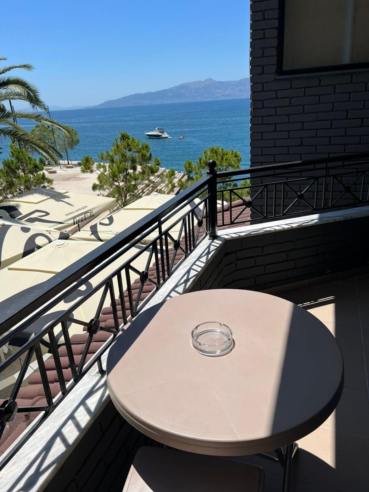 Hotel Summer Sarandë Exteriör bild