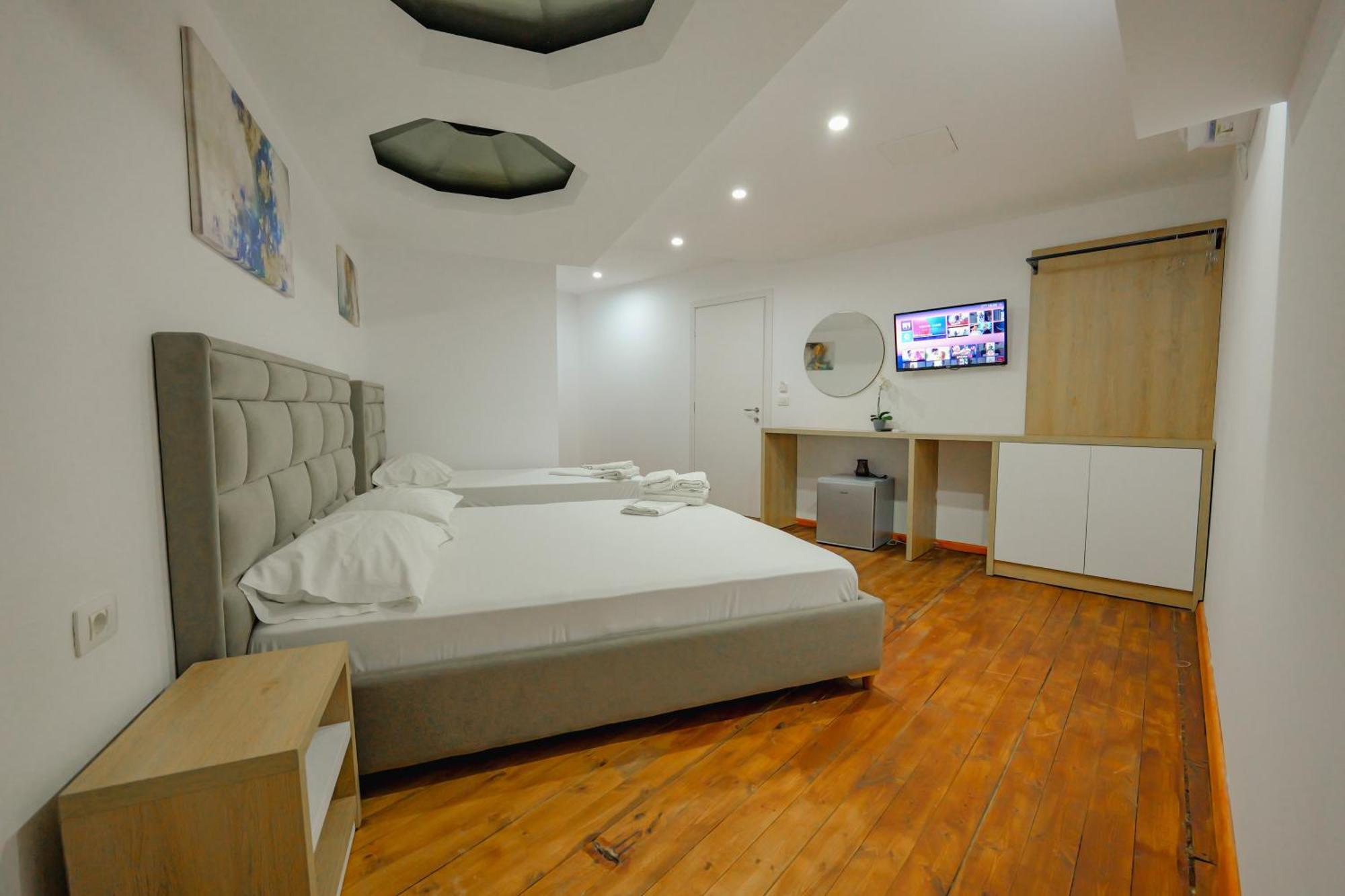 Hotel Summer Sarandë Exteriör bild