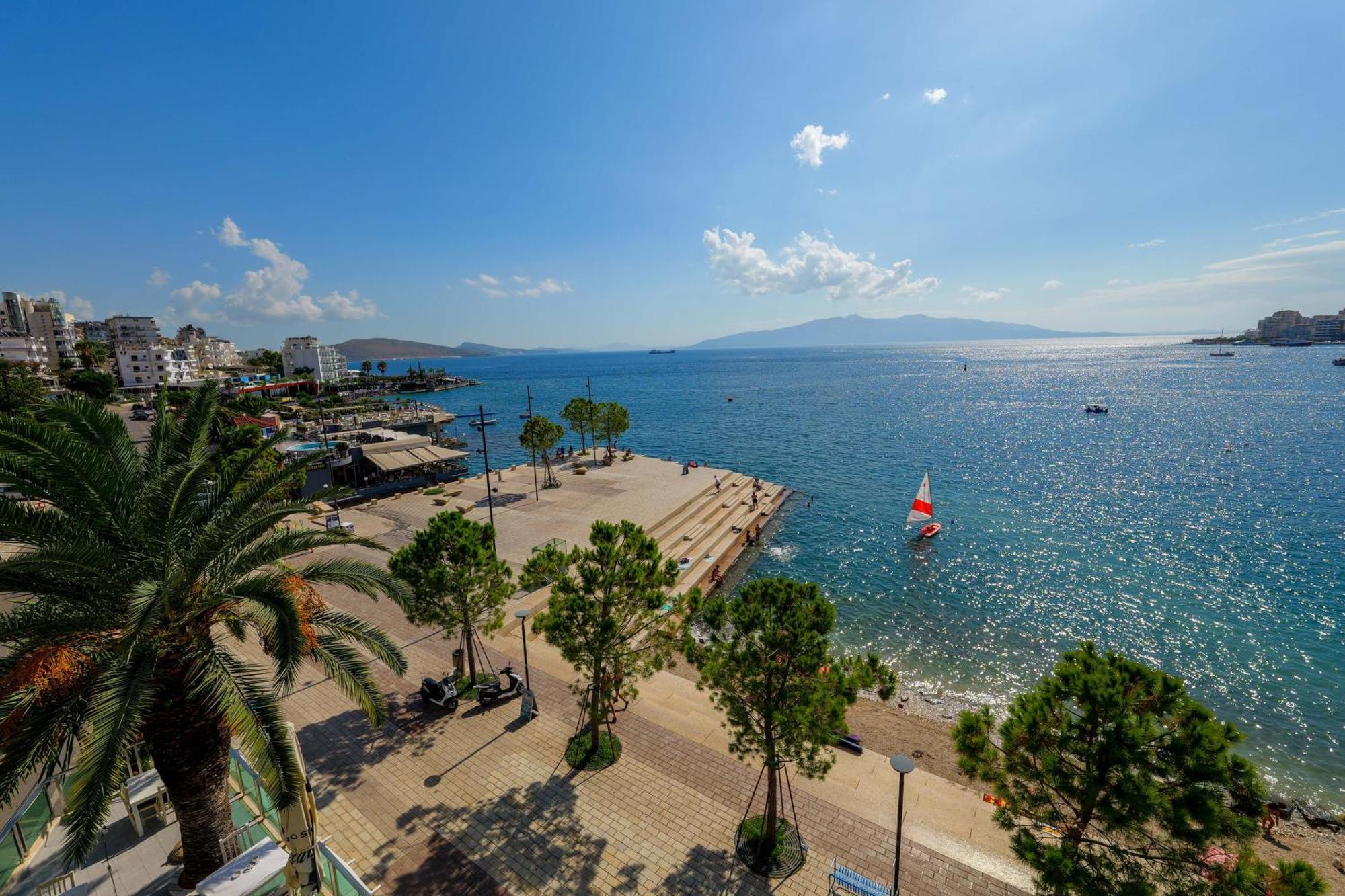 Hotel Summer Sarandë Exteriör bild